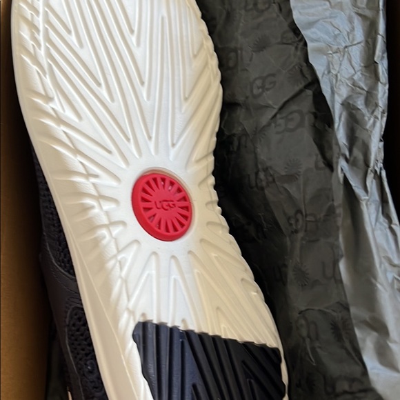 New ugg sneakers - Picture 3 of 3